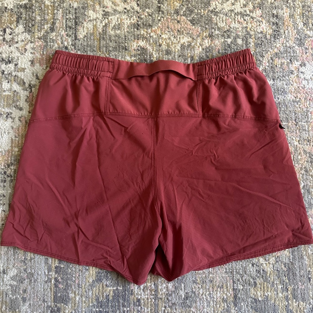 Vuori Course Run Shorts Sienna Men’s Gym Shorts 5” Lined Performance Running - Picture 3 of 5